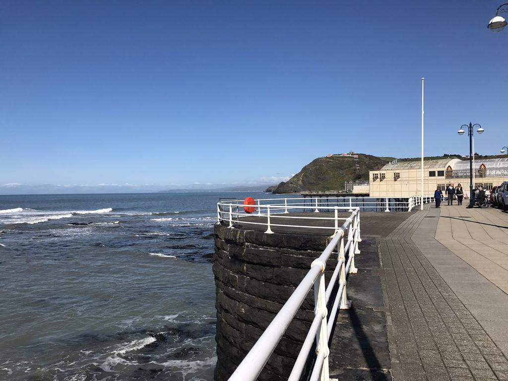 Plas Y Dderwen Bed And Breakfast Aberystwyth Buitenkant foto